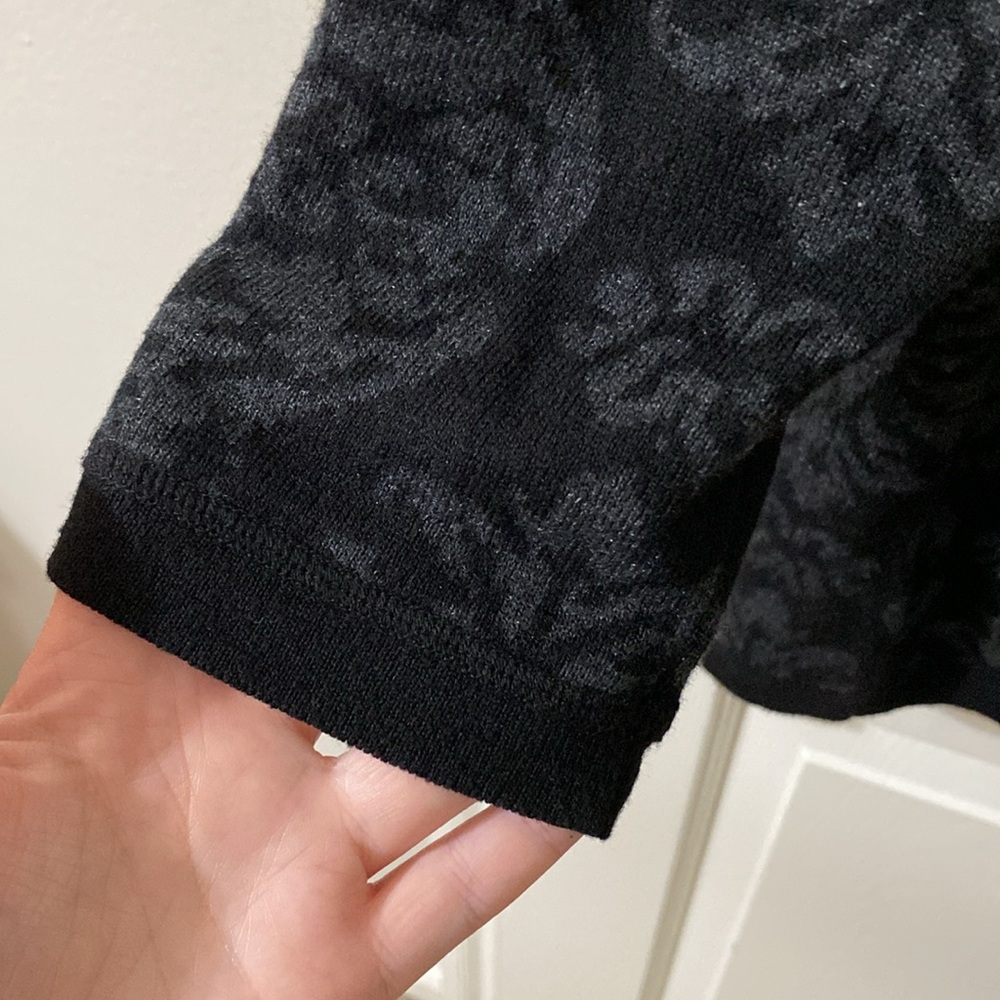 NWOT black and grey damask print zip up long sleeve sweater - Picture 7 of 7